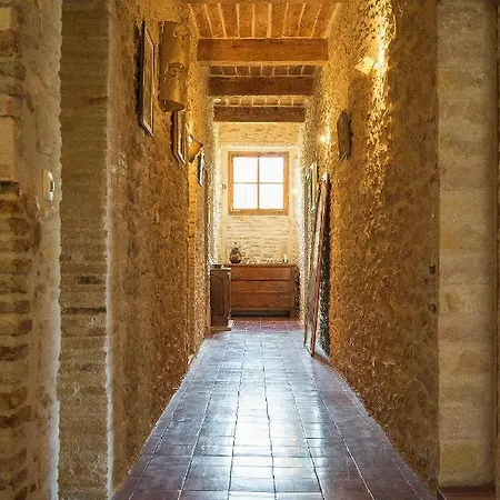 La Bastide Du Castellet 勒卡斯特雷特